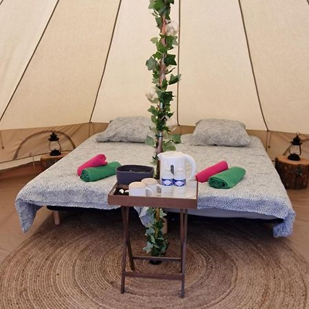 Lodge Tente Les Pommiers Glamping O Rendez-Vous En Demi-Pension Roquefeuil ภายนอก รูปภาพ