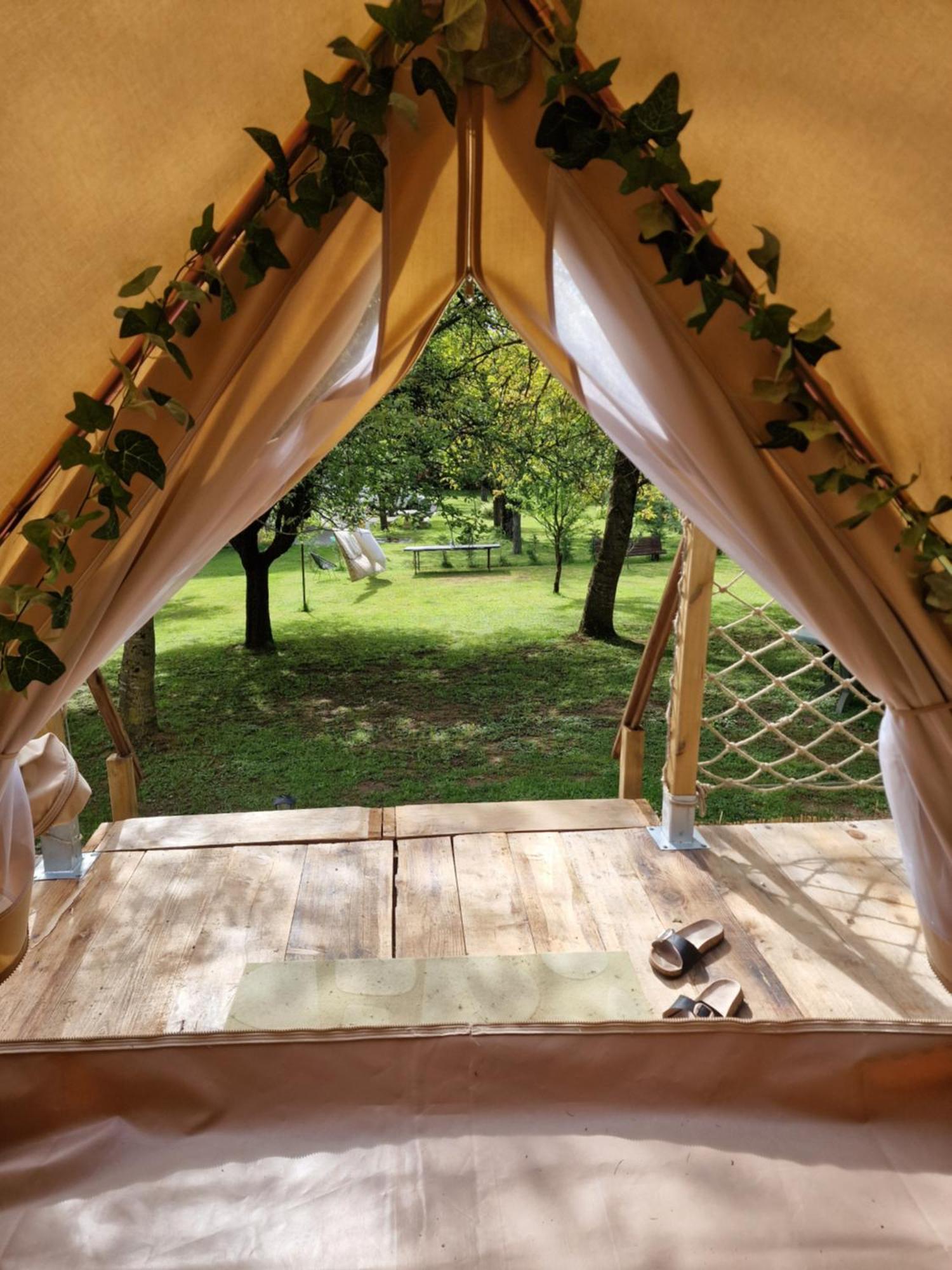 Lodge Tente Les Pommiers Glamping O Rendez-Vous En Demi-Pension Roquefeuil ภายนอก รูปภาพ