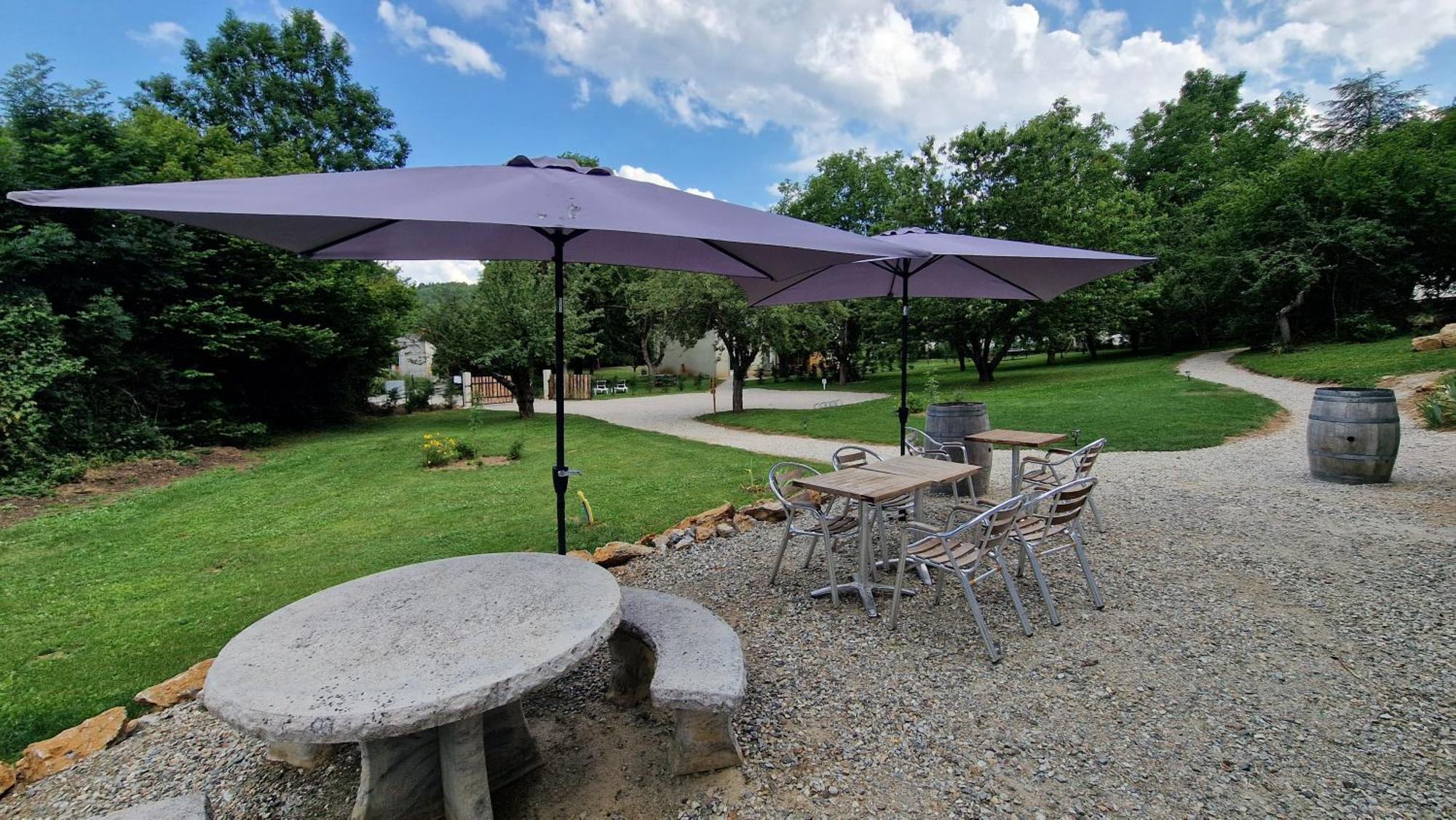 Lodge Tente Les Pommiers Glamping O Rendez-Vous En Demi-Pension Roquefeuil ภายนอก รูปภาพ