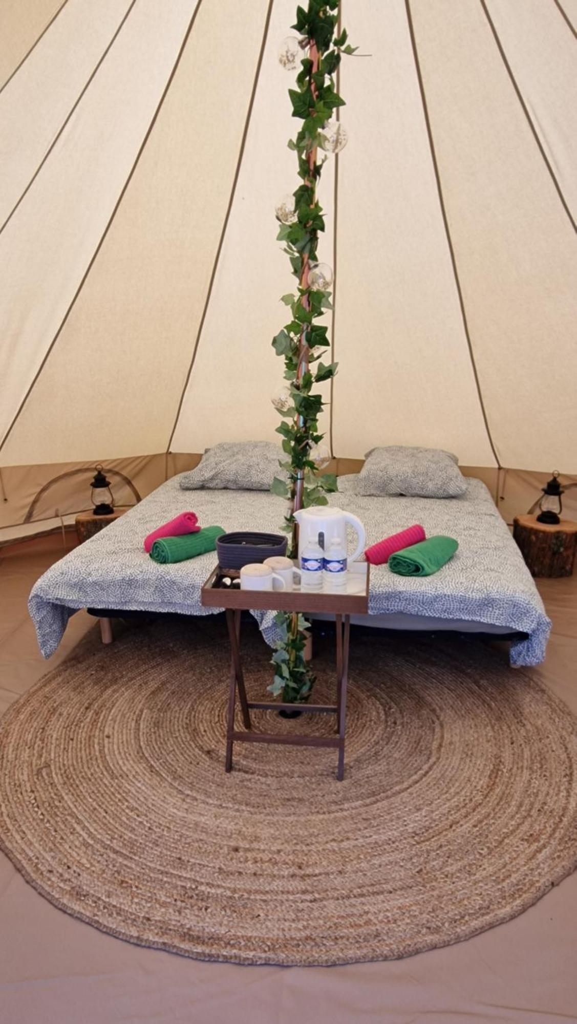 Lodge Tente Les Pommiers Glamping O Rendez-Vous En Demi-Pension Roquefeuil ภายนอก รูปภาพ
